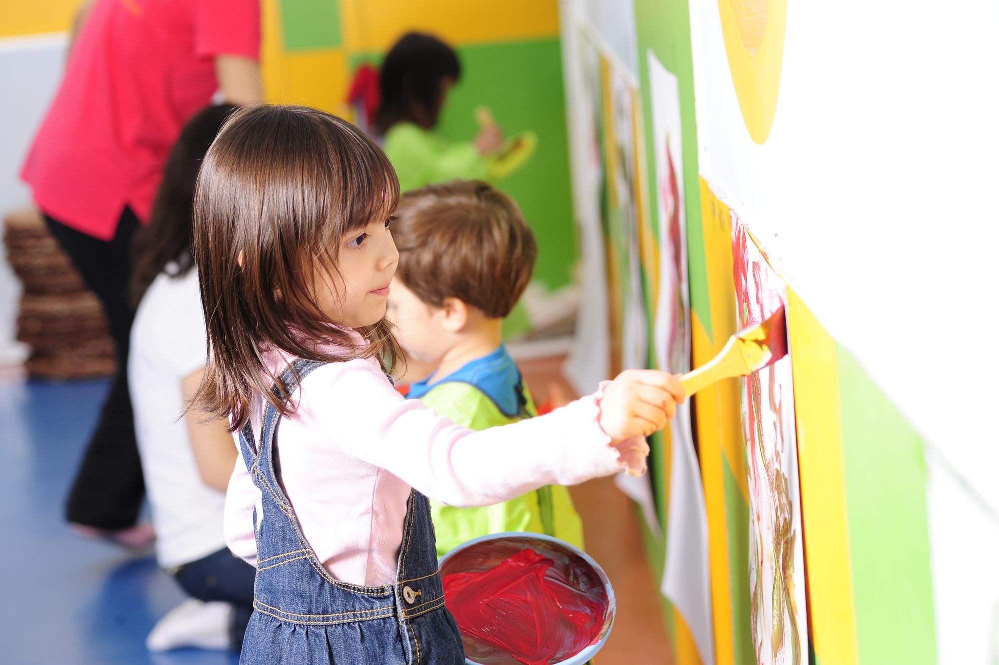 华夏童年幼儿园加盟需要什么条件？